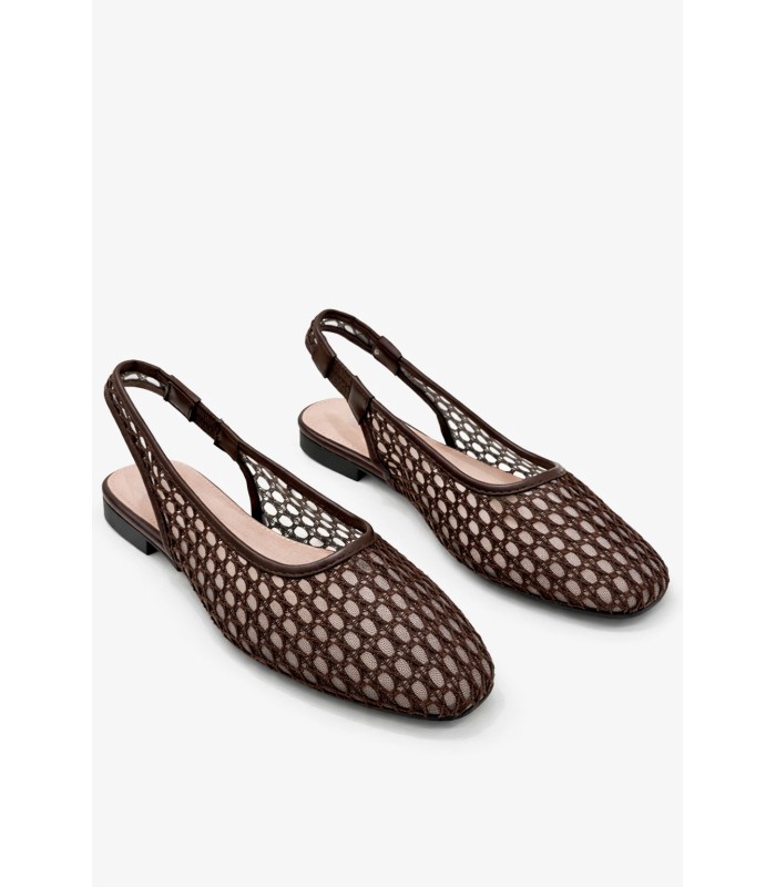 Καφέ slingback με διάτρητη πλέξη και flat σόλα