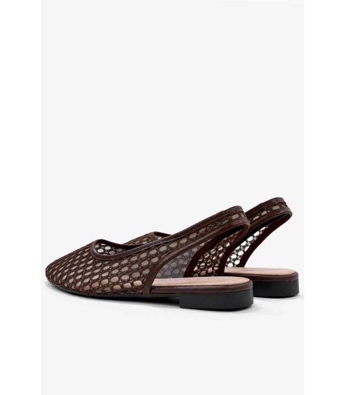 Καφέ slingback με διάτρητη πλέξη και flat σόλα