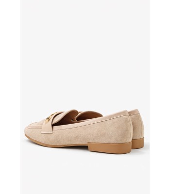 Μπεζ loafer με μεταλλικό διακοσμητικό