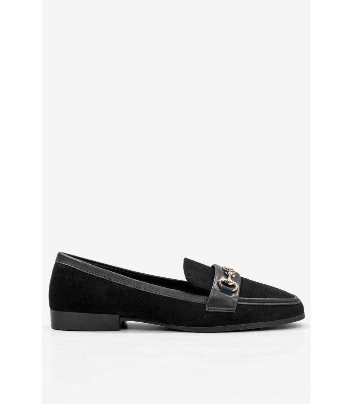 Μαύρο loafer με μεταλλικό διακοσμητικό
