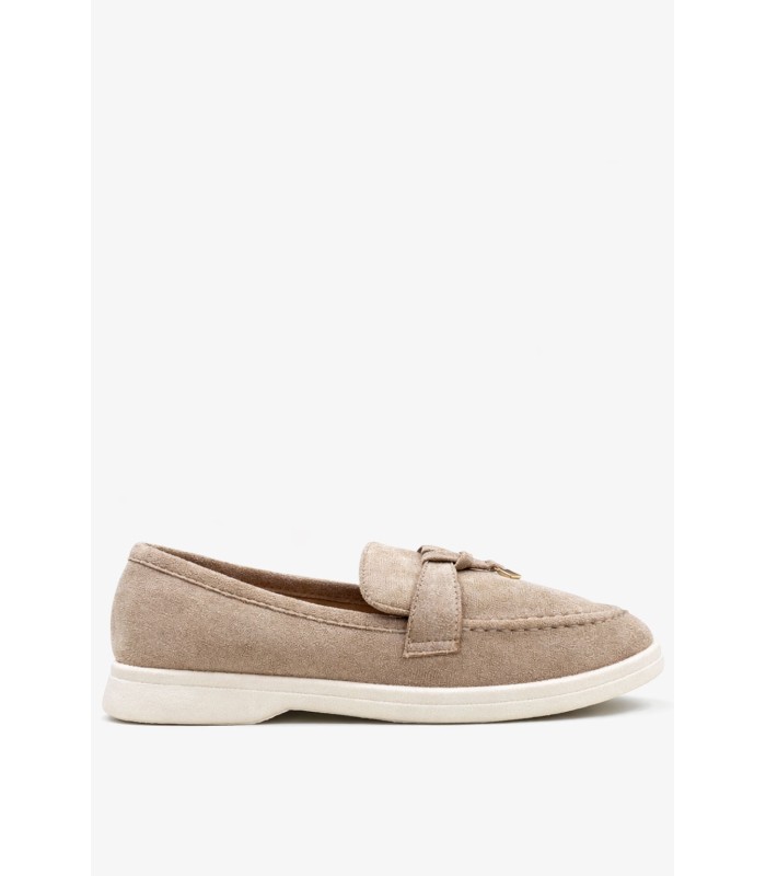 Μπεζ loafer με διακοσμητικό μεταλλικό στοιχείο