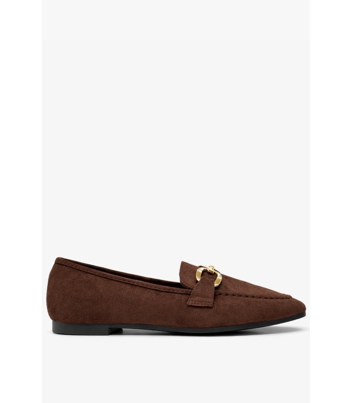 Καφέ loafer suede με μεταλλική αγκράφα