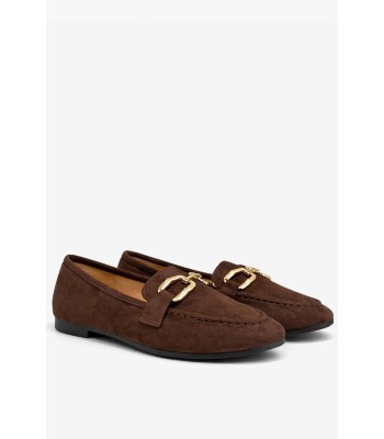 Καφέ loafer suede με μεταλλική αγκράφα