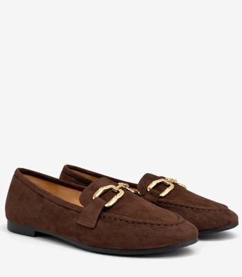 Καφέ loafer suede με μεταλλική αγκράφα