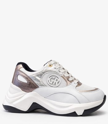 Λευκό chunky sneaker με μεταλλικές λεπτομέρειες