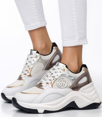 Λευκό chunky sneaker με μεταλλικές λεπτομέρειες