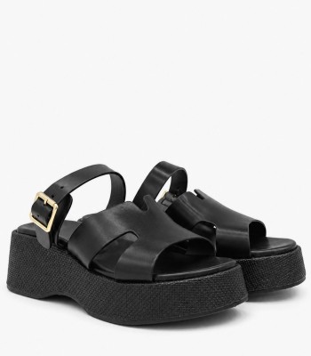 Μαύρο flatform με αγκράφα και ψάθινη πλατφόρμα