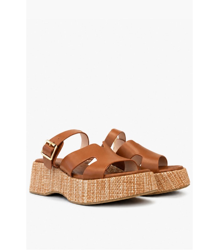 Κάμελ flatform με αγκράφα και ψάθινη πλατφόρμα