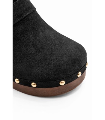 Μαύρα clogs με τακούνι και χρυσή αγκράφα