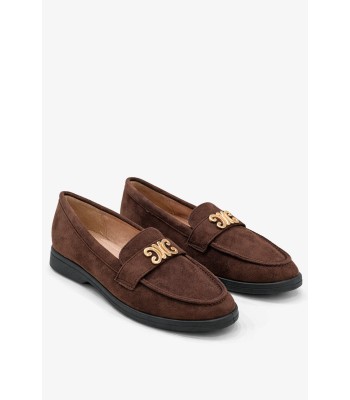Καφέ γυναικείο loafer με διακοσμητική αγκράφα