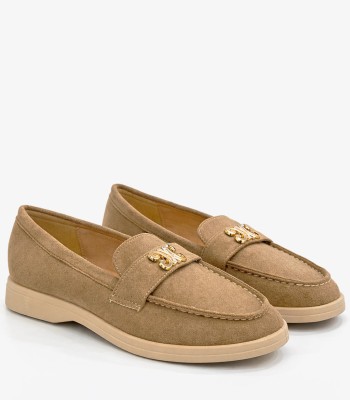 Μπεζ γυναικείο loafer με διακοσμητική αγκράφα