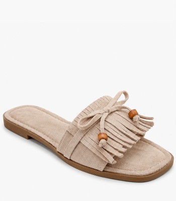 Μπεζ boho σανδάλι με κρόσσια και φιόγκο