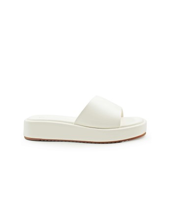 Flatform σε λευκό χρώμα με φαρδιά φάσα και minimal σχεδιασμό