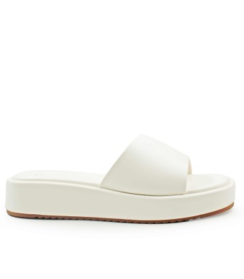 Flatform σε λευκό χρώμα με φαρδιά φάσα και minimal σχεδιασμό