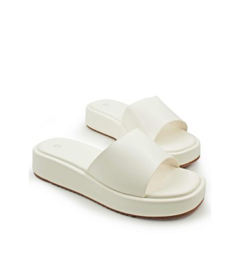 Flatform σε λευκό χρώμα με φαρδιά φάσα και minimal σχεδιασμό
