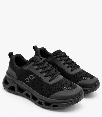 Μαύρα sneakers με running σχεδιασμό και ιδιαίτερη σόλα