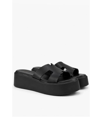 Μαύρο flatform με σχέδιο H