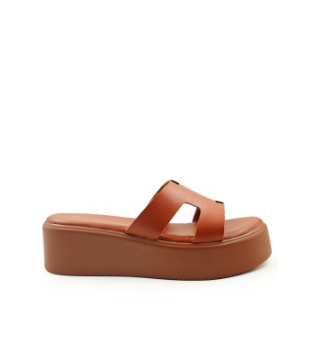 Flatform με φαρδιά δερμάτινη φάσα σε καμηλό χρώμα