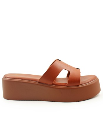 Flatform με φαρδιά δερμάτινη φάσα σε καμηλό χρώμα