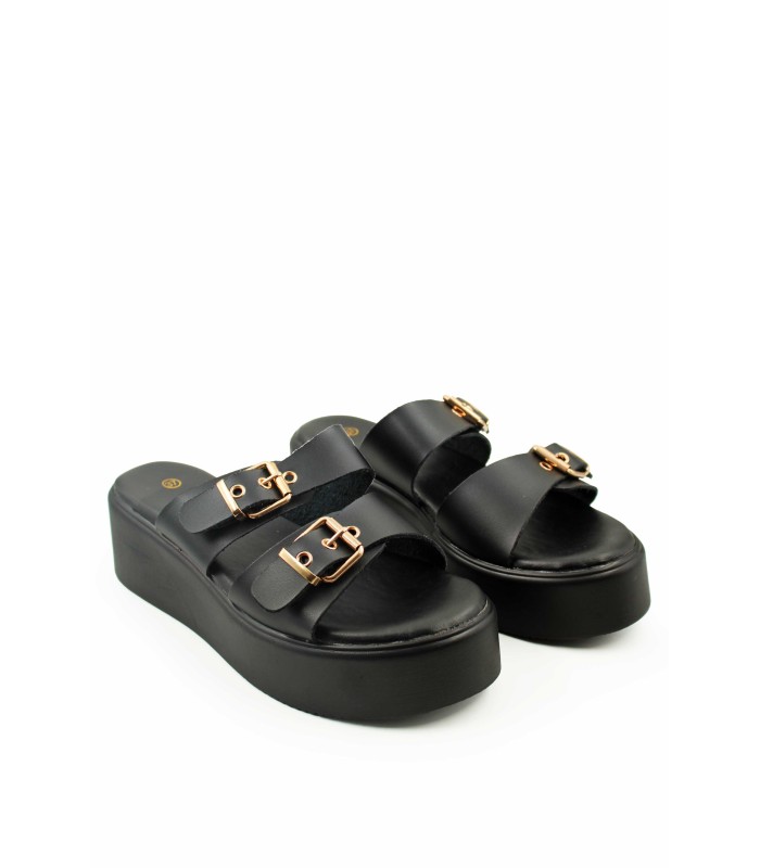 Flatform σανδάλι σε μαύρο χρώμα με διπλά λουράκια και αγκράφες