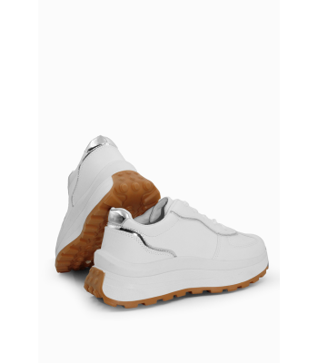 Γυναικεία sneakers σε λευκό χρώμα με χοντρή σόλα