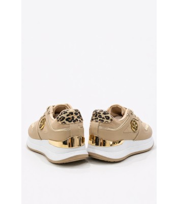 Μπεζ sneaker με μεταλλικό διακοσμητικό και λεοπάρ λεπτομέρεια
