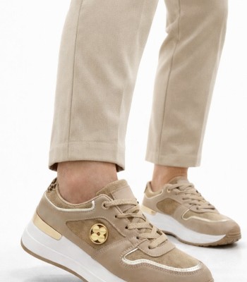 Μπεζ sneaker με μεταλλικό διακοσμητικό και λεοπάρ λεπτομέρεια