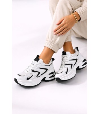Λευκό chunky sneaker με μαύρες λεπτομέρειες