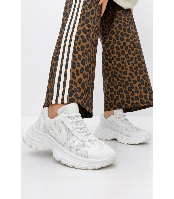 Λευκό sneaker με chunky σόλα