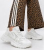Λευκό sneaker με chunky σόλα