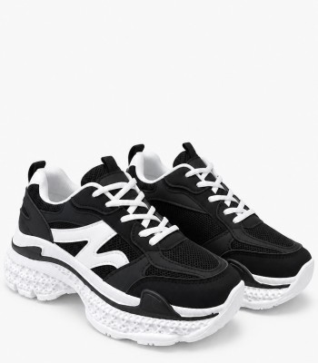 Μαύρα chunky sneakers με λευκές λεπτομέρειες