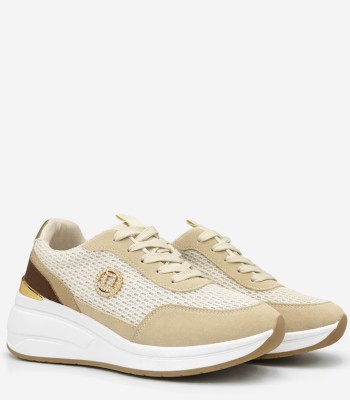 Μπεζ sneaker με mesh και υπερυψωμένη σόλα