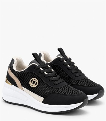 Μαύρο sneaker με mesh και υπερυψωμένη σόλα
