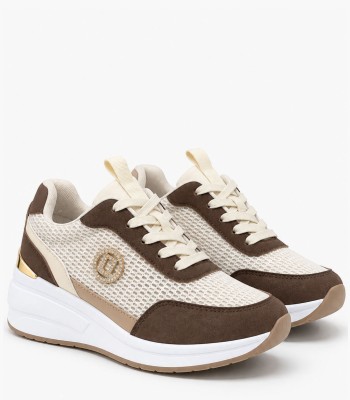 Καφέ sneaker με mesh και υπερυψωμένη σόλα