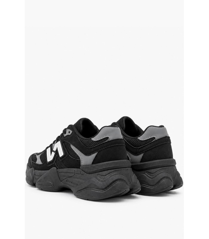 Μαύρα sneakers με chunky σόλα και λευκές λεπτομέρειες