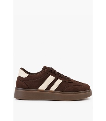 Καφέ sneakers με μπεζ λεπτομέρειες και gum σόλα
