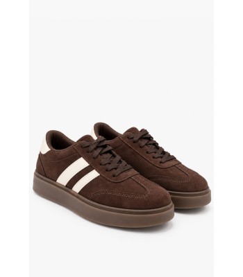 Καφέ sneakers με μπεζ λεπτομέρειες και gum σόλα