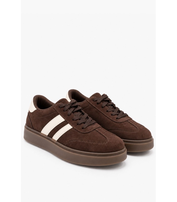 Καφέ sneakers με μπεζ λεπτομέρειες και gum σόλα