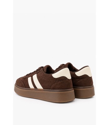Καφέ sneakers με μπεζ λεπτομέρειες και gum σόλα