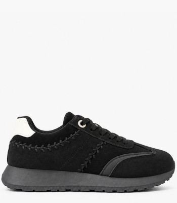 Μαύρα sneakers suede με κεντημένες λεπτομέρειες