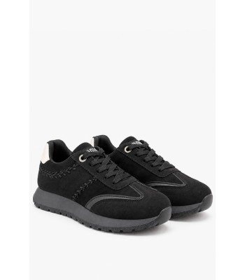 Μαύρα sneakers suede με κεντημένες λεπτομέρειες