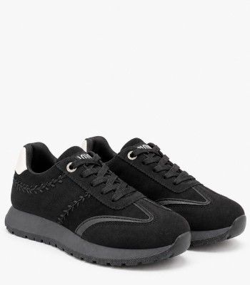 Μαύρα sneakers suede με κεντημένες λεπτομέρειες