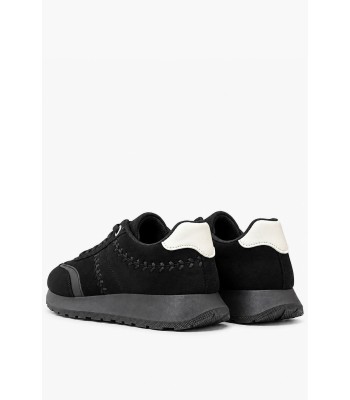 Μαύρα sneakers suede με κεντημένες λεπτομέρειες