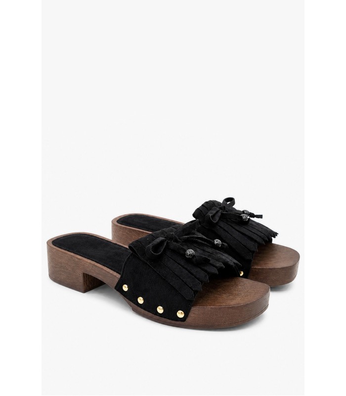 Μαύρο mule suede με κρόσσια και διακοσμητικά