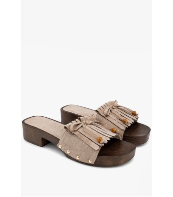 Μπεζ mule suede με κρόσσια και διακοσμητικά
