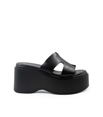 Μαύρο flatform με κοψίματα και ενιαία σόλα