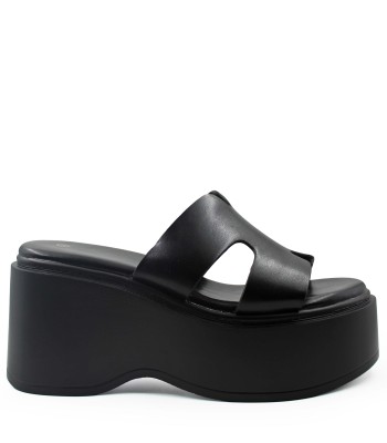Μαύρο flatform με κοψίματα και ενιαία σόλα
