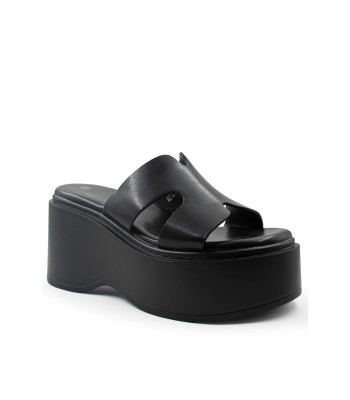 Μαύρο flatform με κοψίματα και ενιαία σόλα