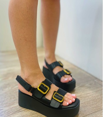 Flatform με διπλή αγκράφα σε μαύρο χρώμα