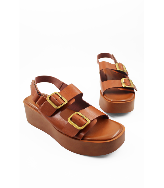 Flatform με διπλή αγκράφα σε καφέ χρώμα